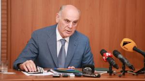 Бжания ожидает санкций против компаний, которые будут летать в Абхазию